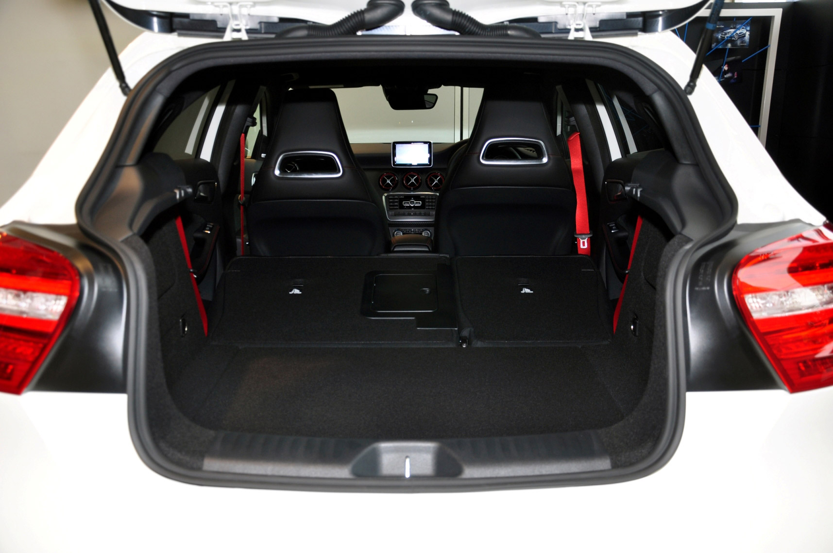 Mercedes-benz A-Class A 250 AMG Sport เมอร์เซเดส-เบนซ์ เอ-คลาส ปี 2012 : ภาพที่ 9