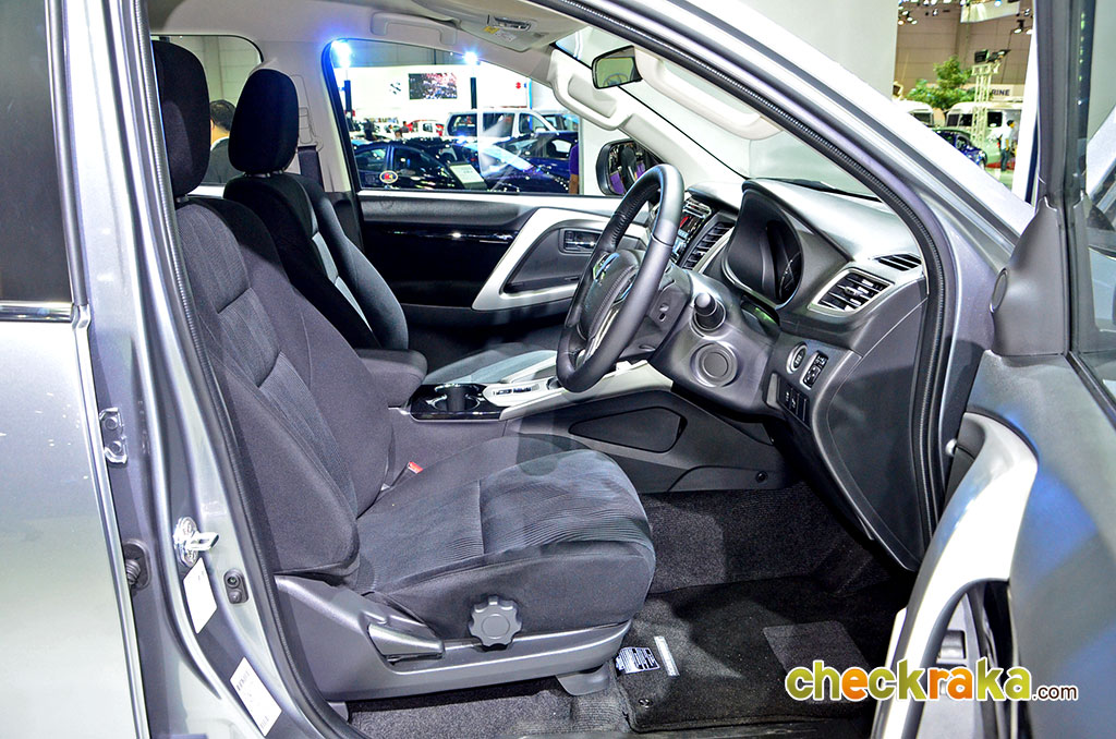 Mitsubishi Pajero Sport 2WD GLS LTD มิตซูบิชิ ปาเจโร่ สปอร์ต ปี 2017 : ภาพที่ 12