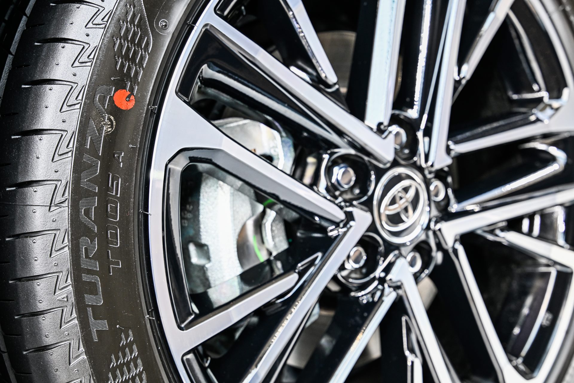 Toyota Camry HEV Premium Luxury โตโยต้า คัมรี่ ปี 2024 : ภาพที่ 9