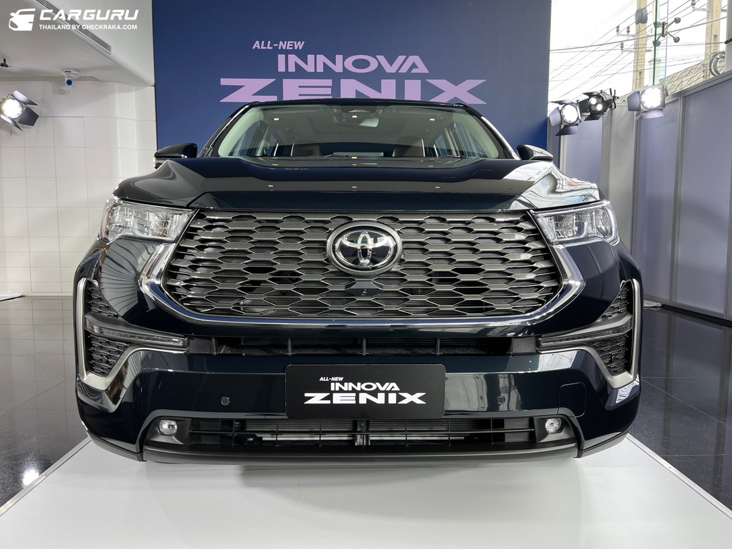 Toyota Innova Zenix 2.0 HEV Premium โตโยต้า อินโนว่า ปี 2023 : ภาพที่ 2