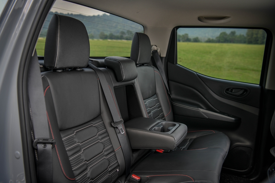 Nissan Navara Double Cab PRO-4X 4WD 7AT นิสสัน นาวาร่า ปี 2022 : ภาพที่ 10