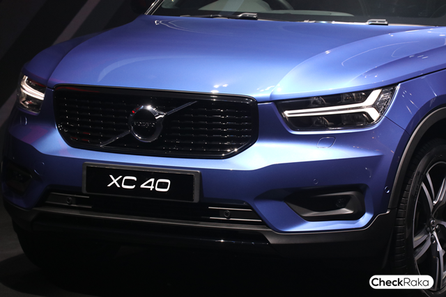 Volvo XC40 T4 Momentum with White Roof วอลโว่ XC40 ปี 2018 : ภาพที่ 1
