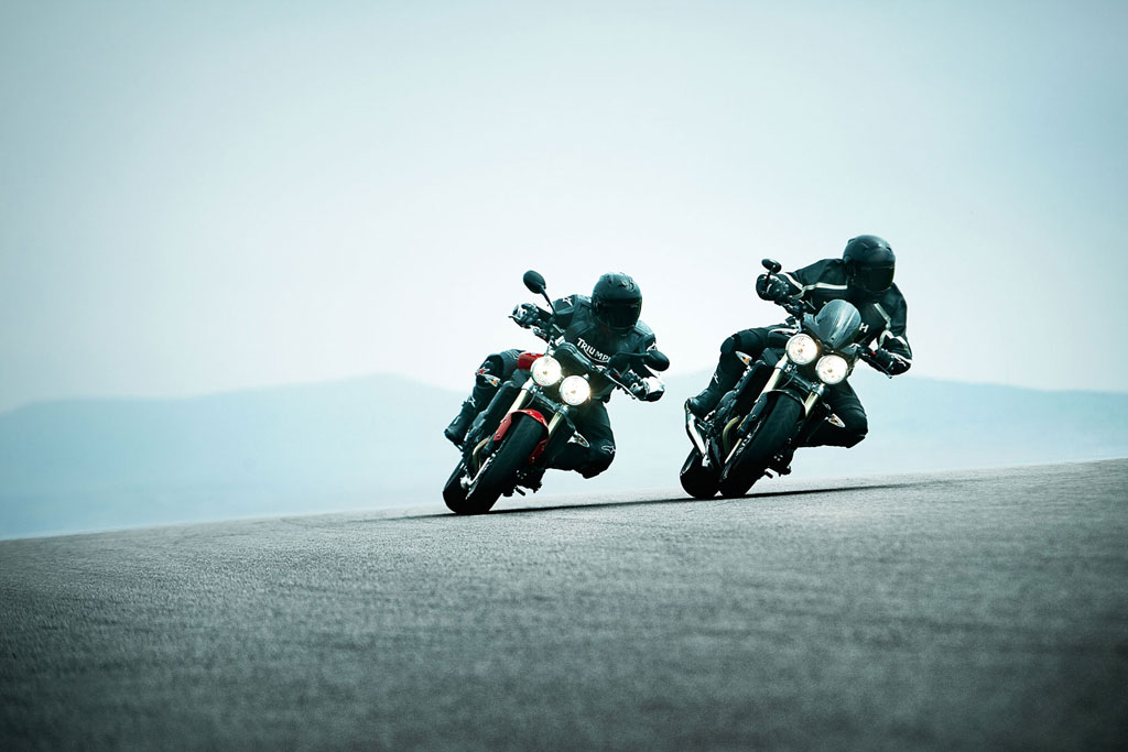 Triumph Speed Triple R 1050 ไทรอัมพ์ สตรีตทริปเปิ้ล ปี 2010 : ภาพที่ 2
