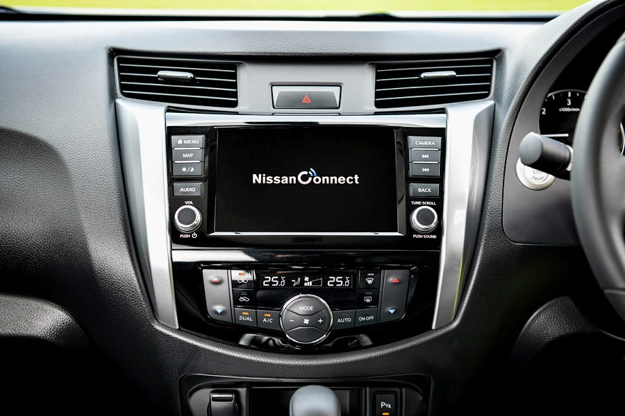 Nissan Navara Double Cab Calibre E 6MT นิสสัน นาวาร่า ปี 2024 : ภาพที่ 14