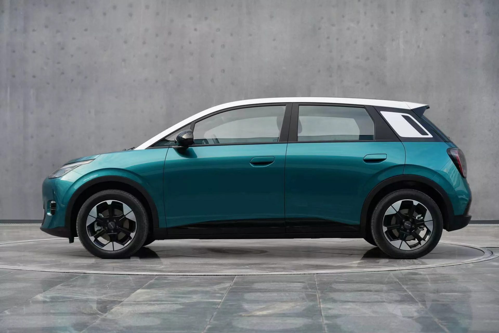 Aion UT Standard ปี 2025 : ภาพที่ 2