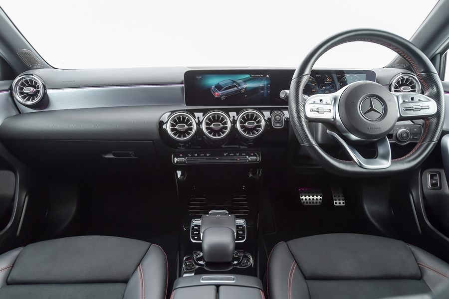 Mercedes-benz A-Class A 200 AMG Dynamic (CKD) เมอร์เซเดส-เบนซ์ เอ-คลาส ปี 2020 : ภาพที่ 3