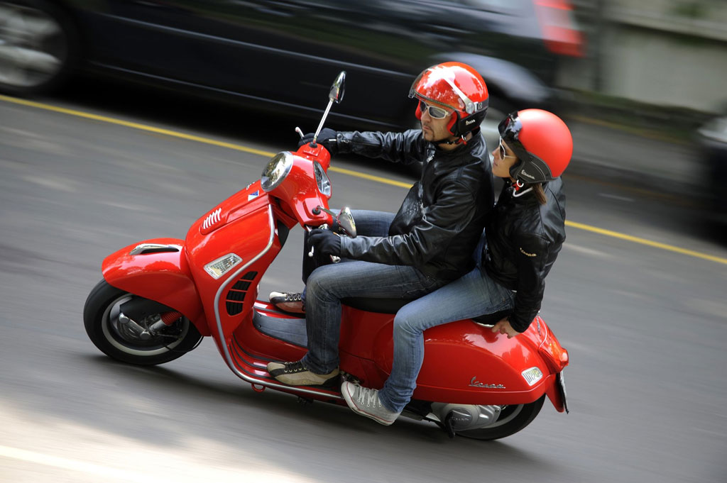 Vespa GTS 300 ie Super (Urban Sports) เวสป้า ปี 2012 : ภาพที่ 3