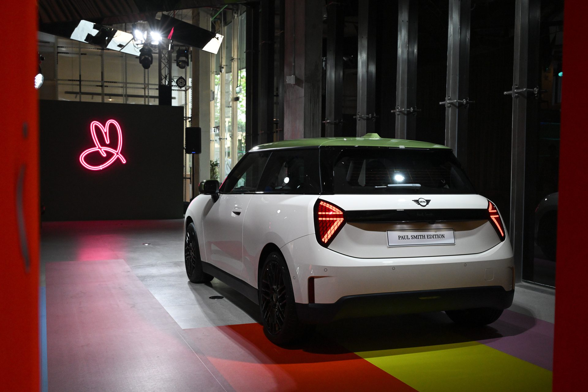 Mini Cooper Paul Smith Edition มินิ ปี 2026 : ภาพที่ 2
