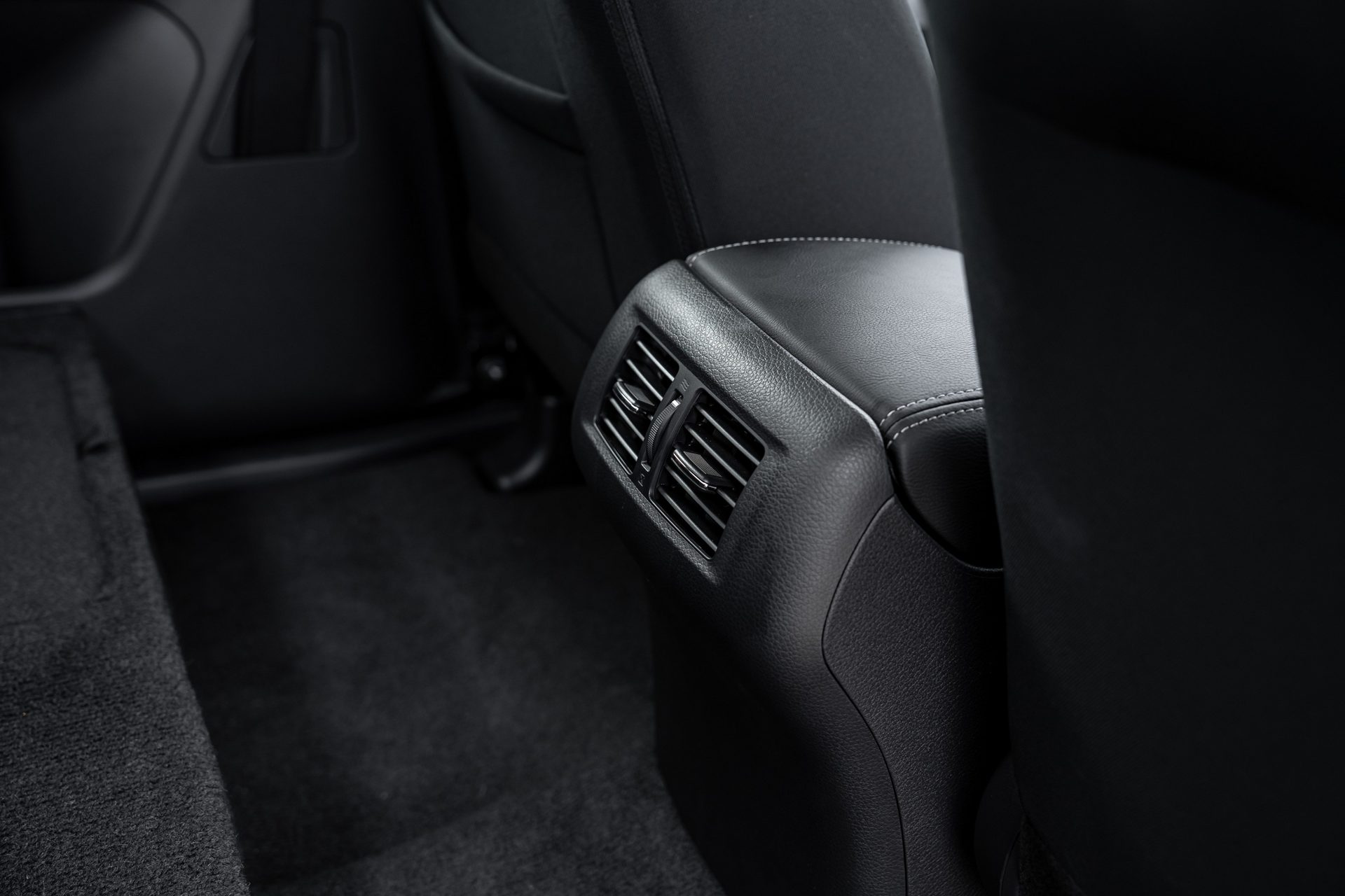 Nissan Navara King Cab Calibre SL 7AT นิสสัน นาวาร่า ปี 2025 : ภาพที่ 17