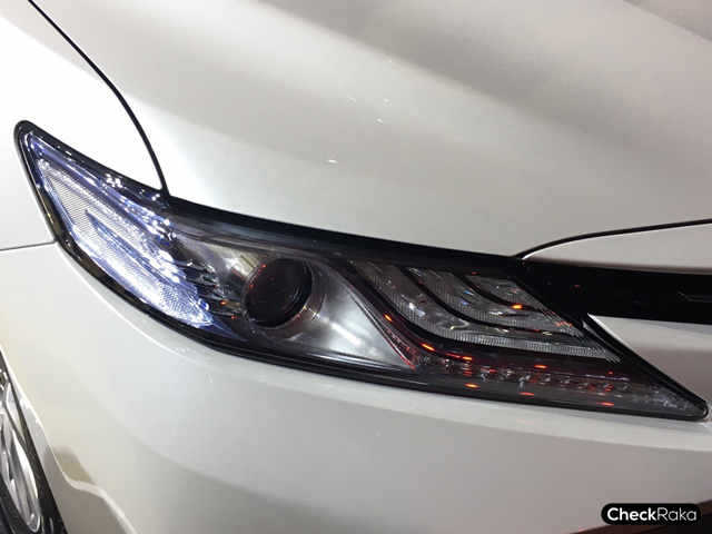 Toyota Camry Hybrid 2.5 HV MY2019 โตโยต้า คัมรี่ ปี 2019 : ภาพที่ 9