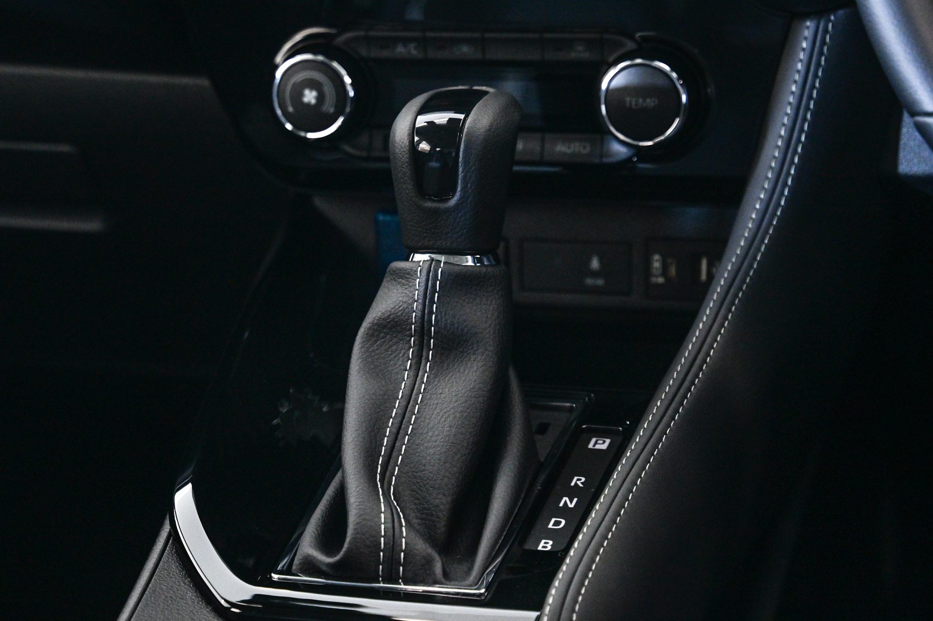 Toyota Yaris ATIV HEV Premium โตโยต้า ยาริส ปี 2025 : ภาพที่ 9