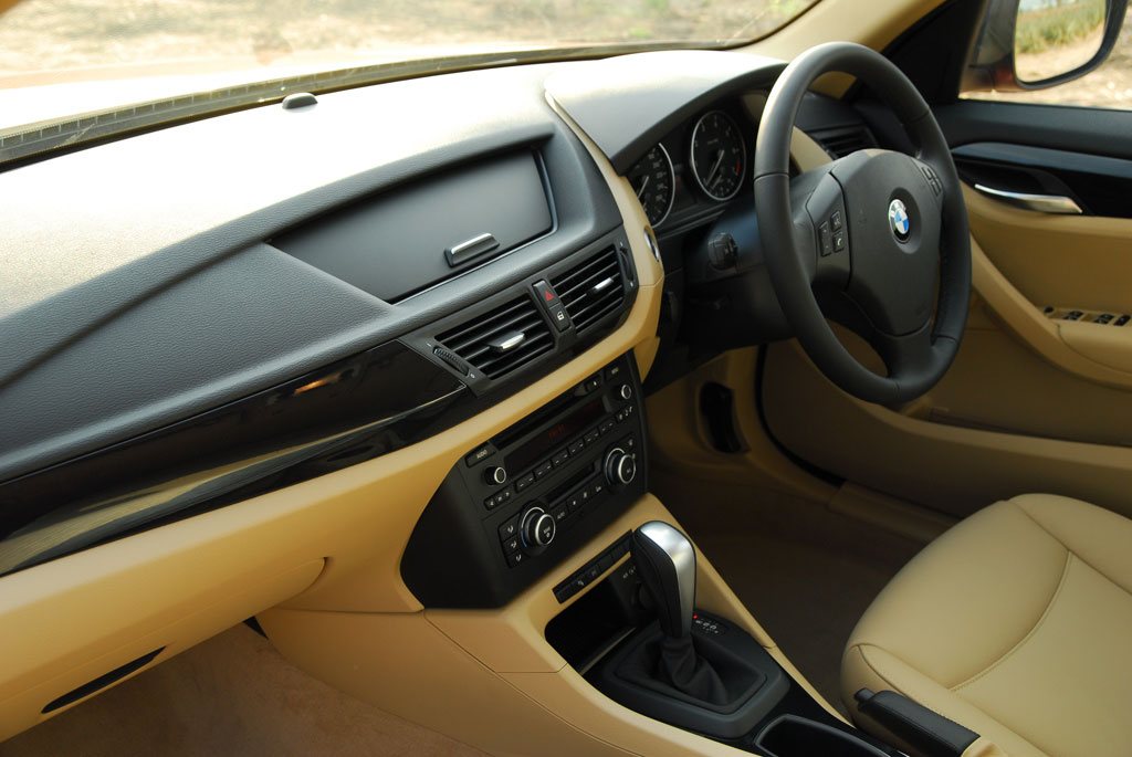 BMW X1 sDrive18i บีเอ็มดับเบิลยู เอ็กซ์1 ปี 2009 : ภาพที่ 8