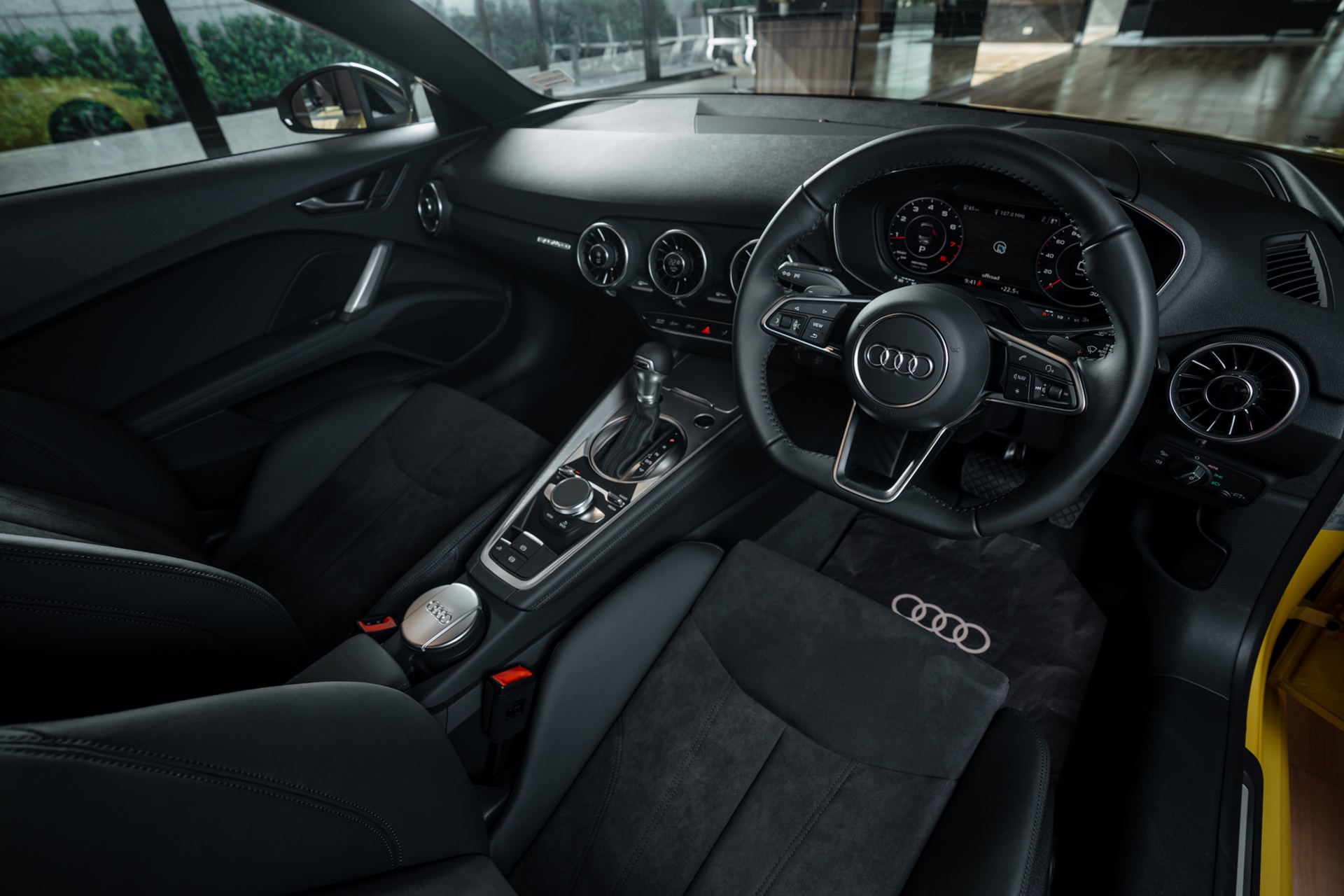 Audi TT Roadster Final Icon Black อาวดี้ ทีที ปี 2023 : ภาพที่ 6