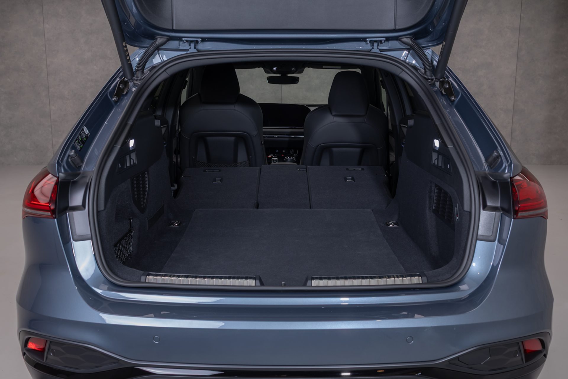 Audi A5 Avant TFSI e quattro Tech Pro อาวดี้ เอ5 ปี 2025 : ภาพที่ 4