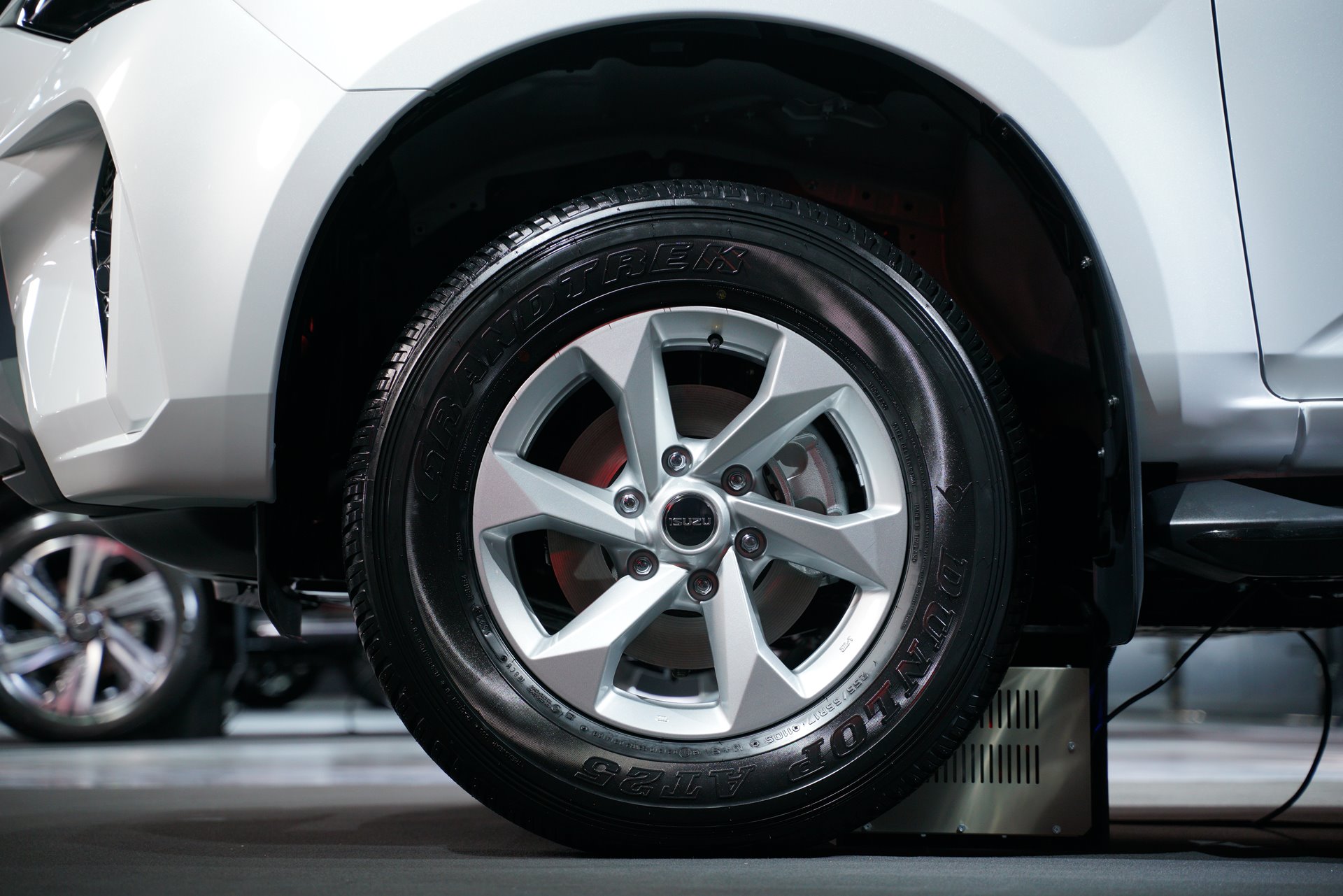 Isuzu MU-X 4x2 3.0 Elegant A/T อีซูซุ ปี 2024 : ภาพที่ 6