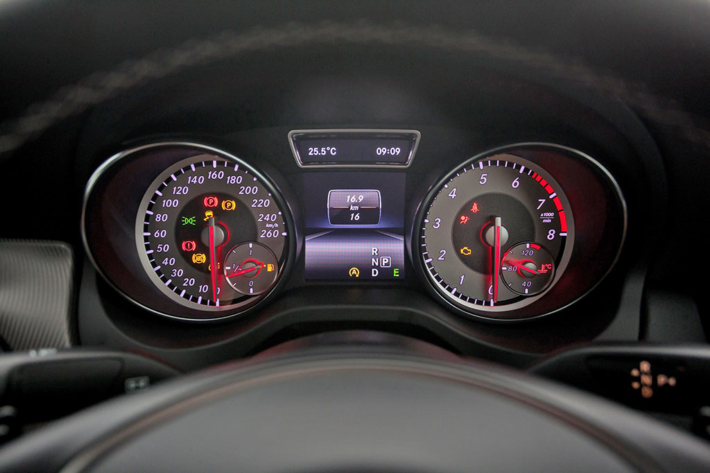 Mercedes-benz CLA-Class CLA 200 Urban เมอร์เซเดส-เบนซ์ ปี 2015 : ภาพที่ 7