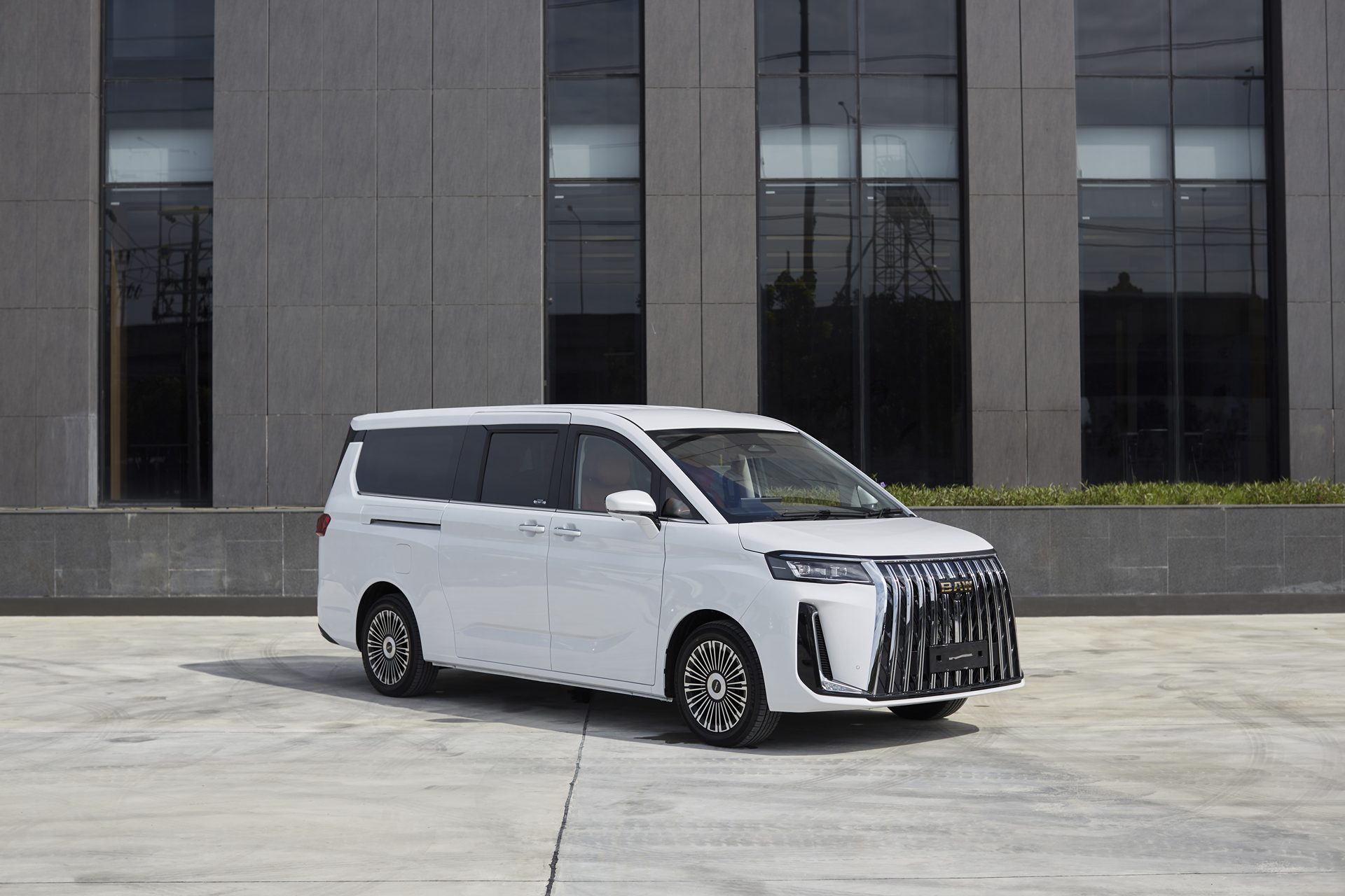 BAW M8 Standard ปักกิ่ง ออโตโมบิล เวิร์ค ปี 2026 : ภาพที่ 1