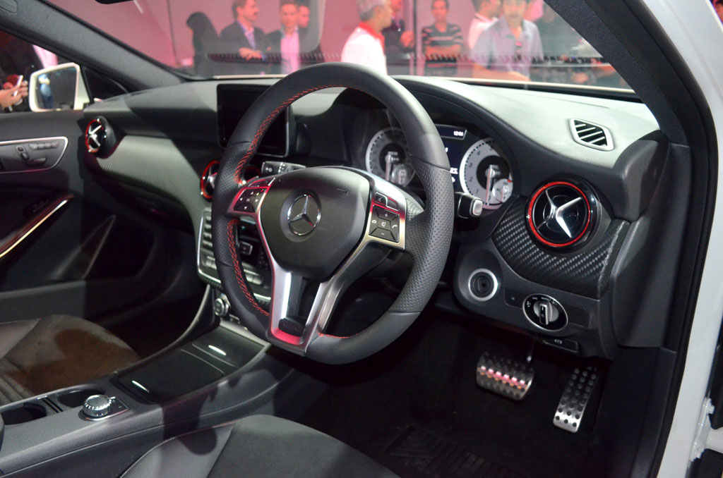 Mercedes-benz A-Class A 250 AMG Sport เมอร์เซเดส-เบนซ์ เอ-คลาส ปี 2012 : ภาพที่ 15