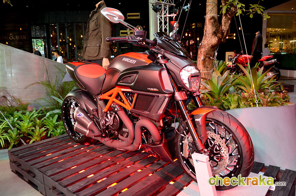 Ducati Diavel Carbon ดูคาติ เดียแวล ปี 2014 : ภาพที่ 8