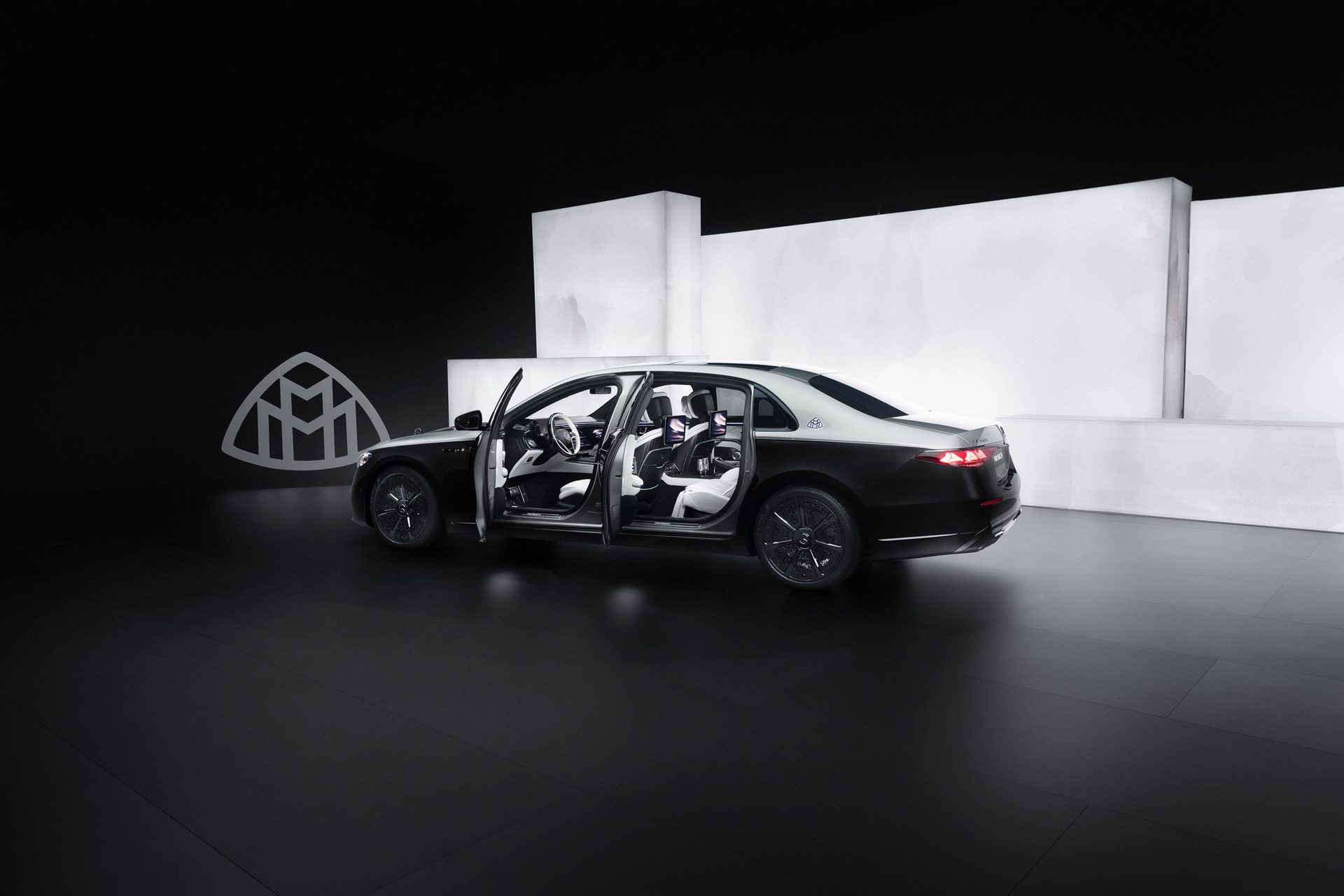 Mercedes-benz Maybach S 580 e Night Series เมอร์เซเดส-เบนซ์ ปี 2026 : ภาพที่ 9
