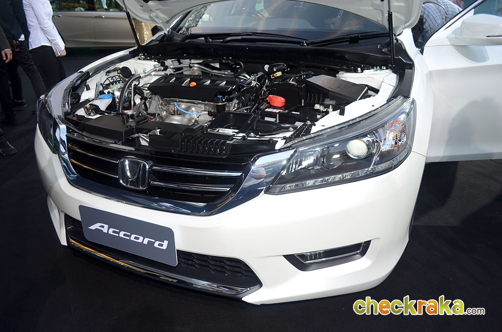 Honda Accord 2.0 EL NAVI ฮอนด้า แอคคอร์ด ปี 2013 : ภาพที่ 18