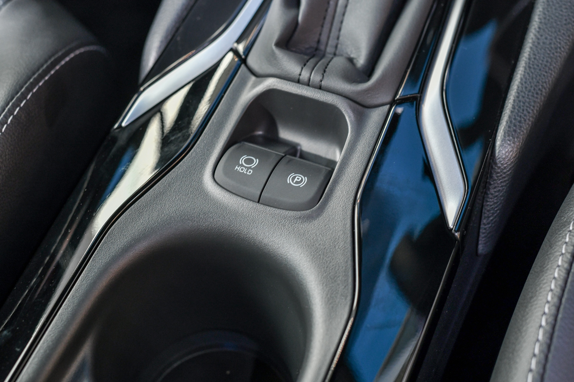 Toyota Corolla Cross HEV Premium Luxury โตโยต้า ปี 2026 : ภาพที่ 14