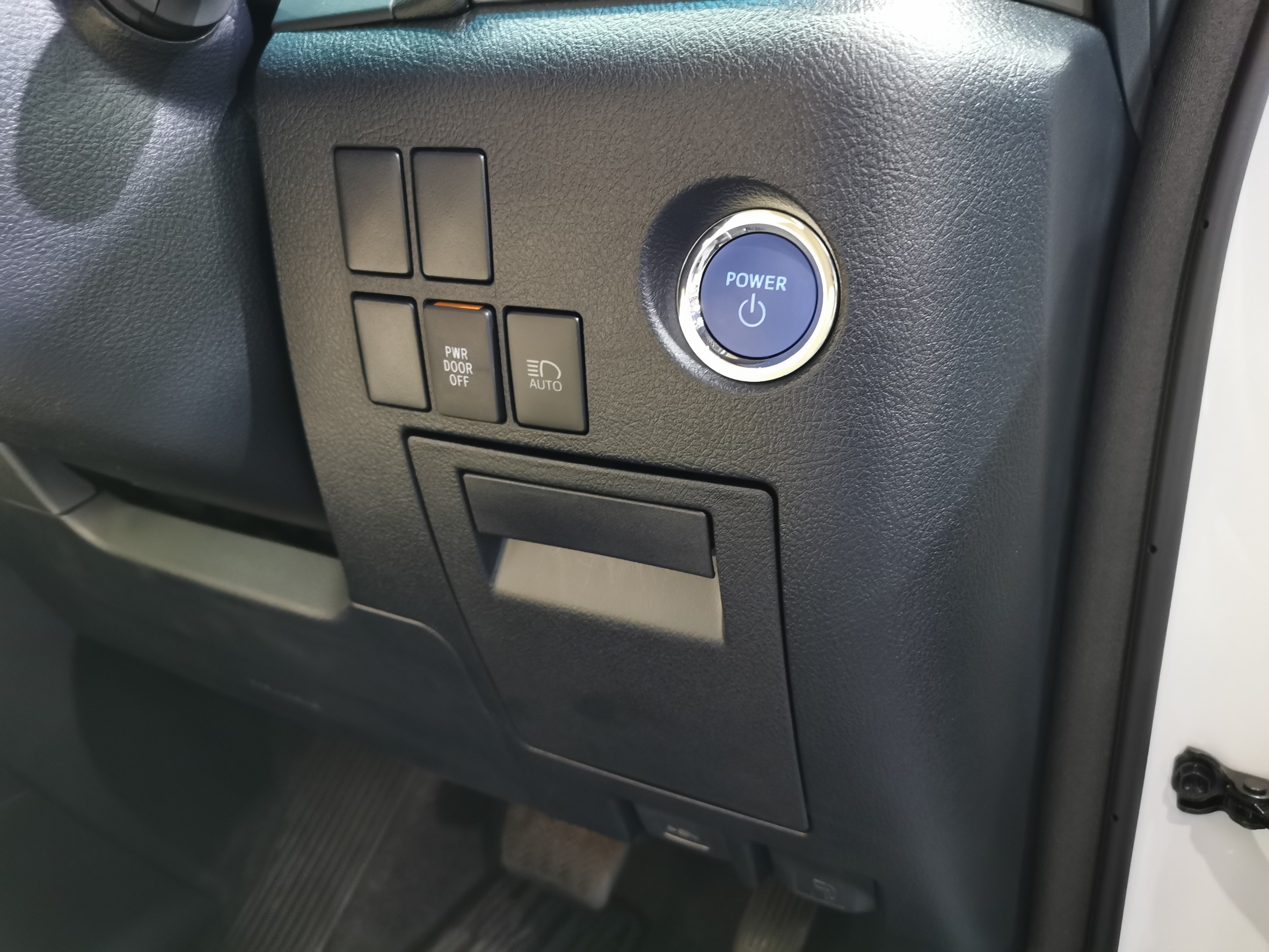 Toyota Alphard Vellfire 2.5 โตโยต้า อัลฟาร์ด ปี 2020 : ภาพที่ 13