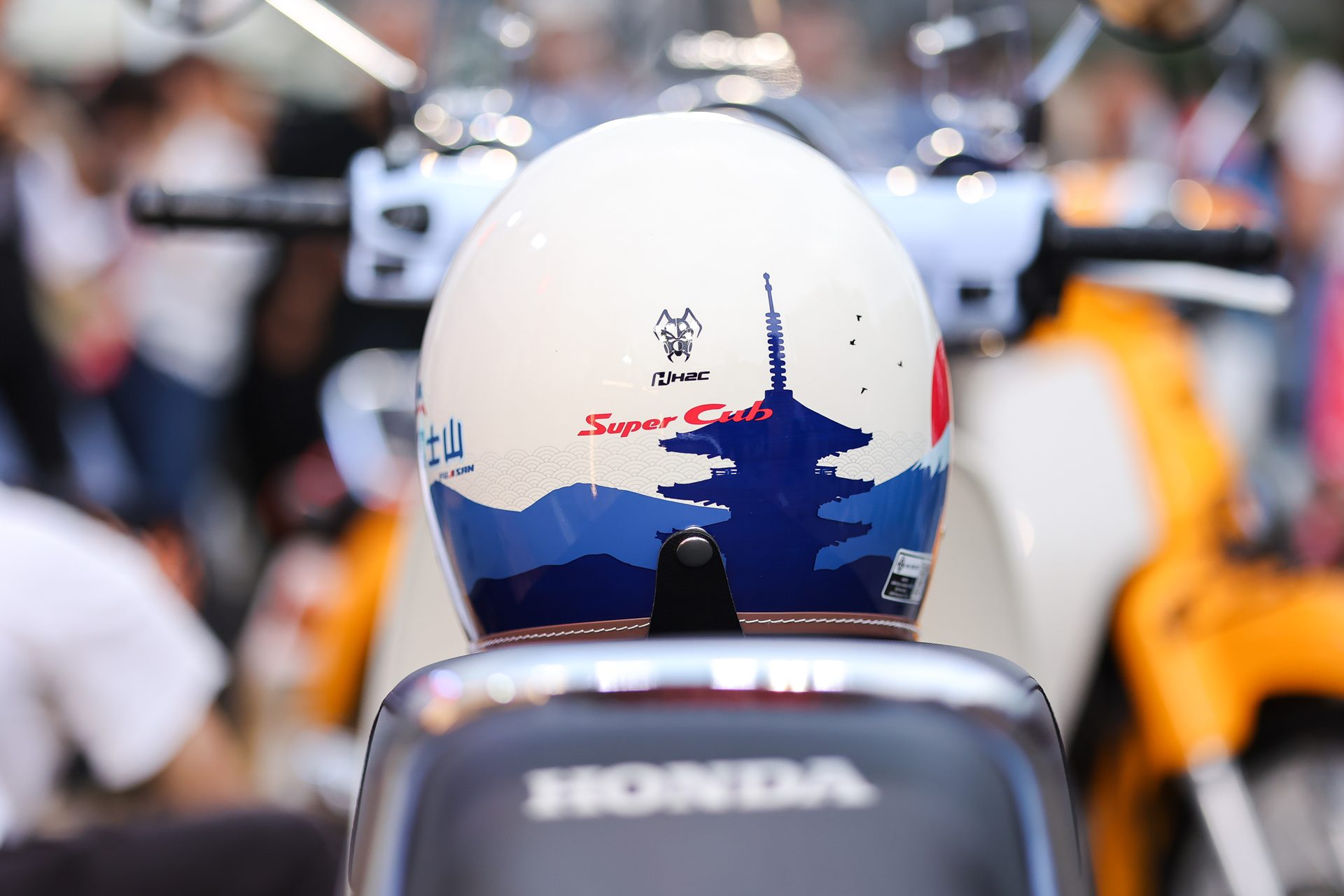Honda Super Cub FUJISAN Limited Edition ฮอนด้า ซูเปอร์คับ ปี 2025 : ภาพที่ 4