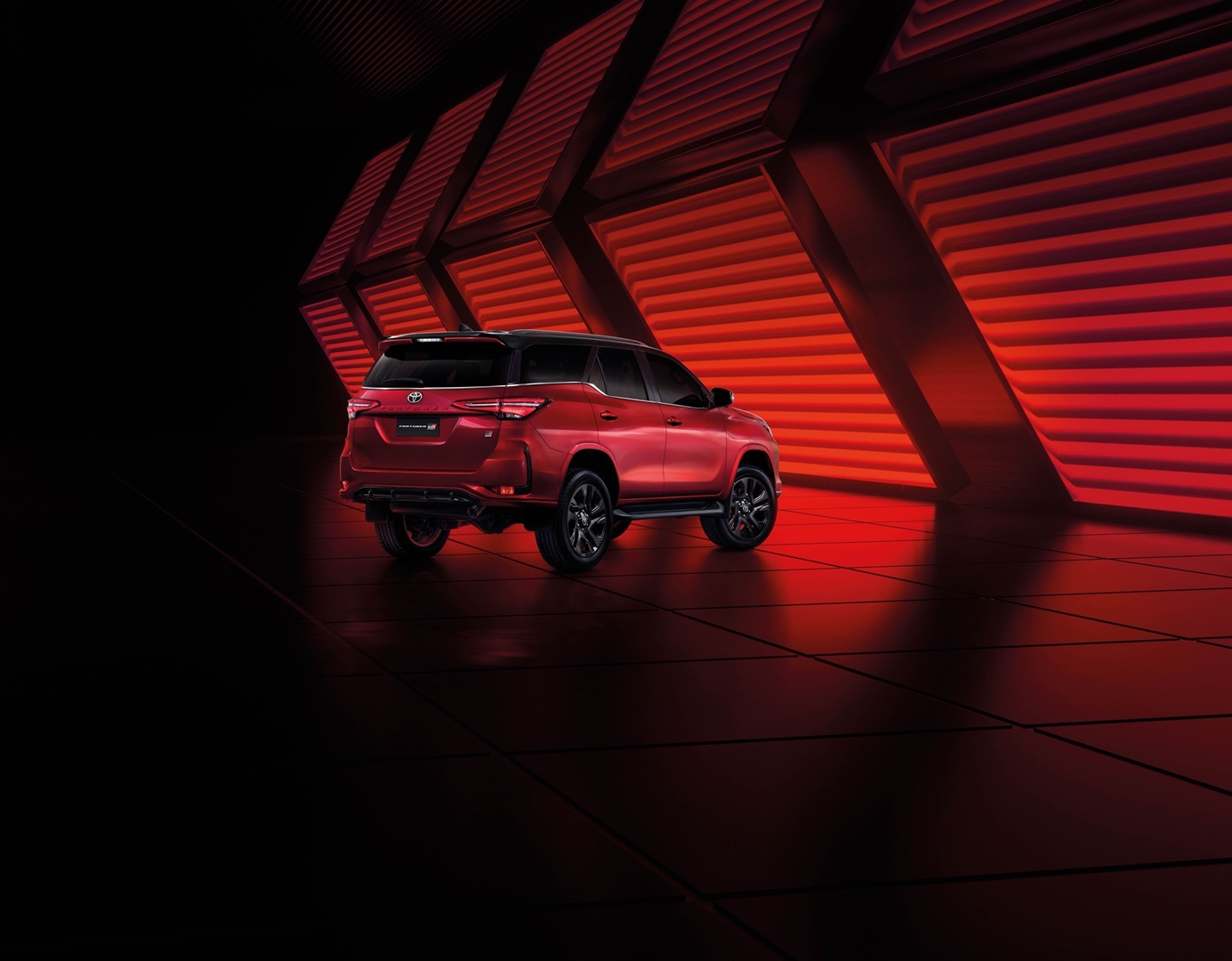 Toyota Fortuner 2.8 GR Sport 4WD โตโยต้า ฟอร์จูนเนอร์ ปี 2023 : ภาพที่ 3