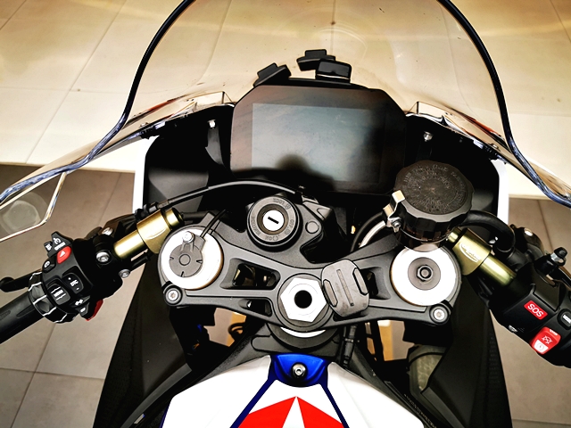 BMW S 1000 RR บีเอ็มดับเบิลยู เอส ปี 2019 : ภาพที่ 2