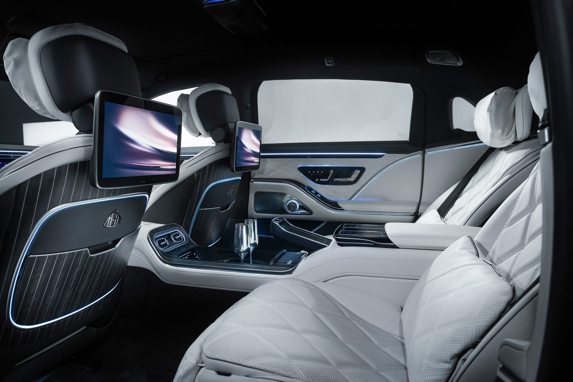 Mercedes-benz Maybach S 580 e Night Series เมอร์เซเดส-เบนซ์ ปี 2026 : ภาพที่ 11