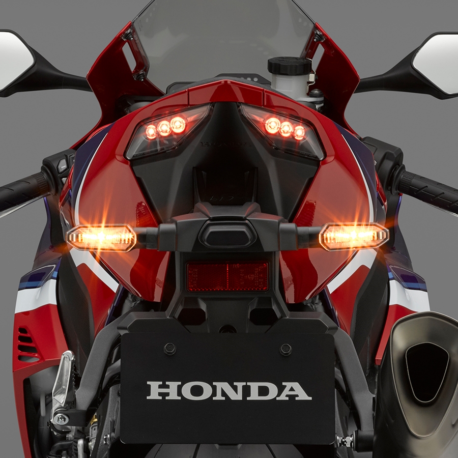 Honda CBR 1000RR-R FIREBLADE SP ฮอนด้า ซีบีอาร์ ปี 2020 : ภาพที่ 3