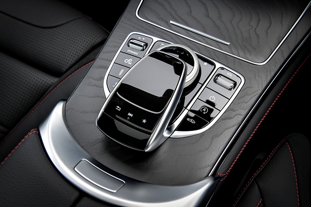 Mercedes-benz AMG GLC 43 4MATIC Coupe' (CKD) เมอร์เซเดส-เบนซ์ เอเอ็มจี ปี 2018 : ภาพที่ 12