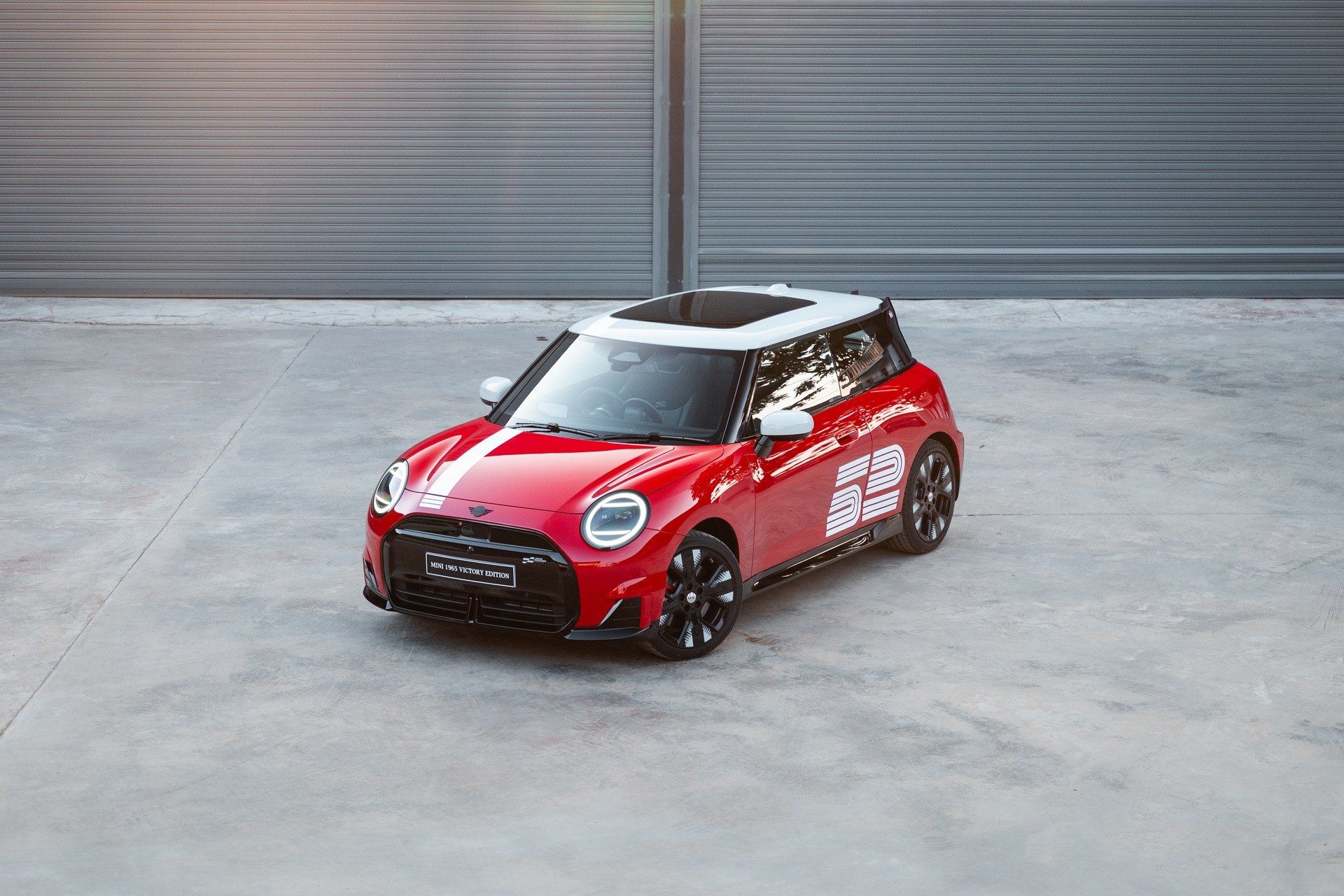 Mini John Cooper Works Electric 1965 Victory Edition มินิ จอห์น คูเปอร์ เวิร์กส์ ปี 2026 : ภาพที่ 1