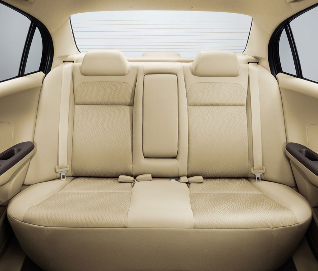 Honda Brio Amaze V MT ฮอนด้า บริโออเมซ ปี 2012 : ภาพที่ 6