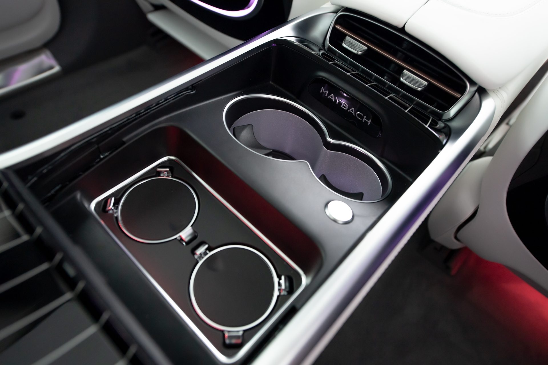 Mercedes-benz Maybach EQS 680 SUV เมอร์เซเดส-เบนซ์ ปี 2024 : ภาพที่ 15