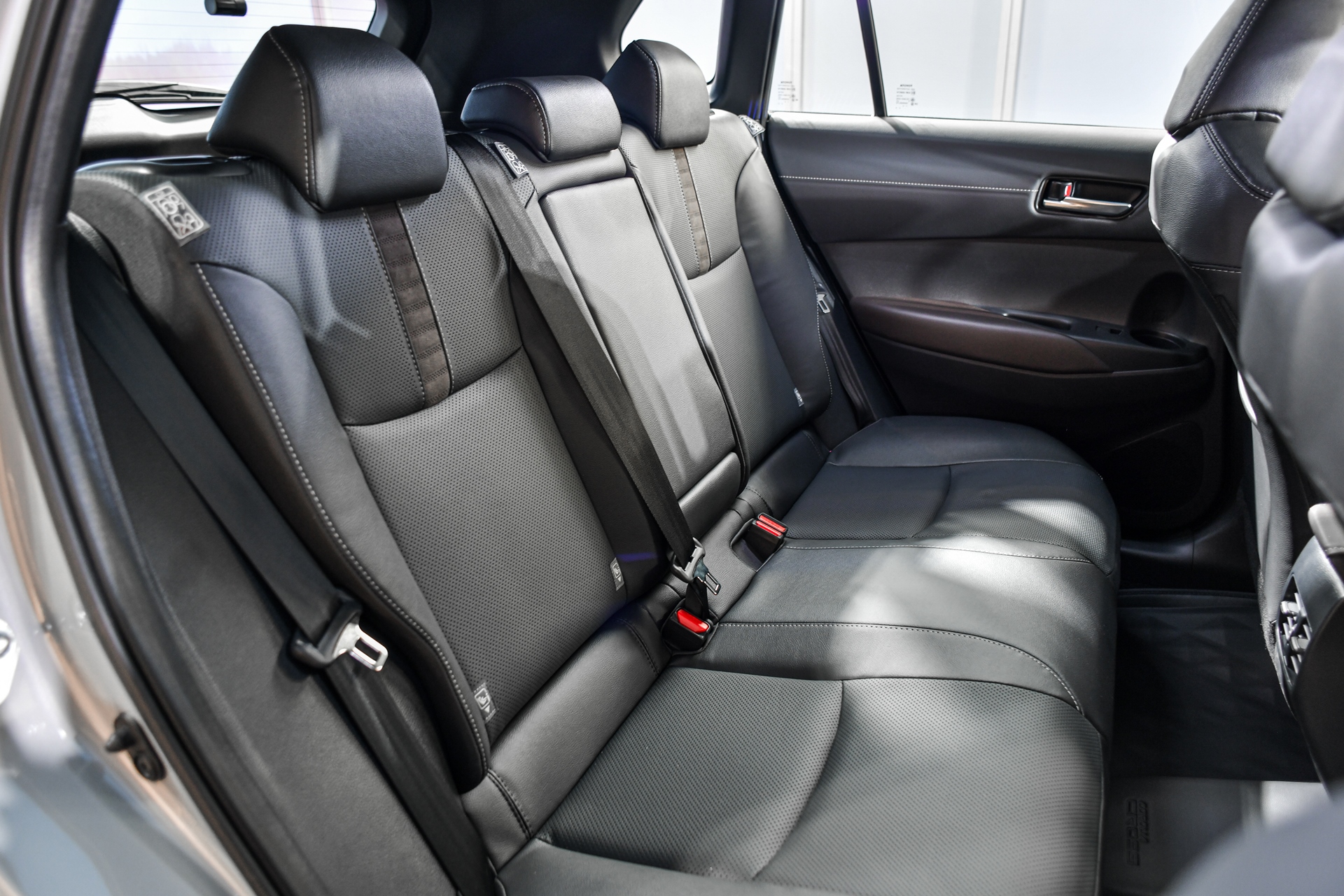 Toyota Corolla Cross HEV Premium Luxury โตโยต้า ปี 2024 : ภาพที่ 16