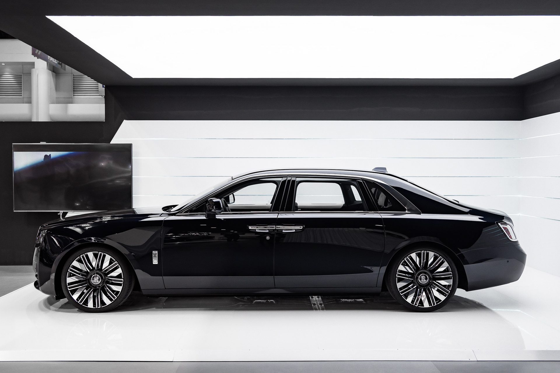 Rolls-Royce Ghost Series II Standard Wheel Base โรลส์-รอยซ์ โกสต์ ปี 2025 : ภาพที่ 2