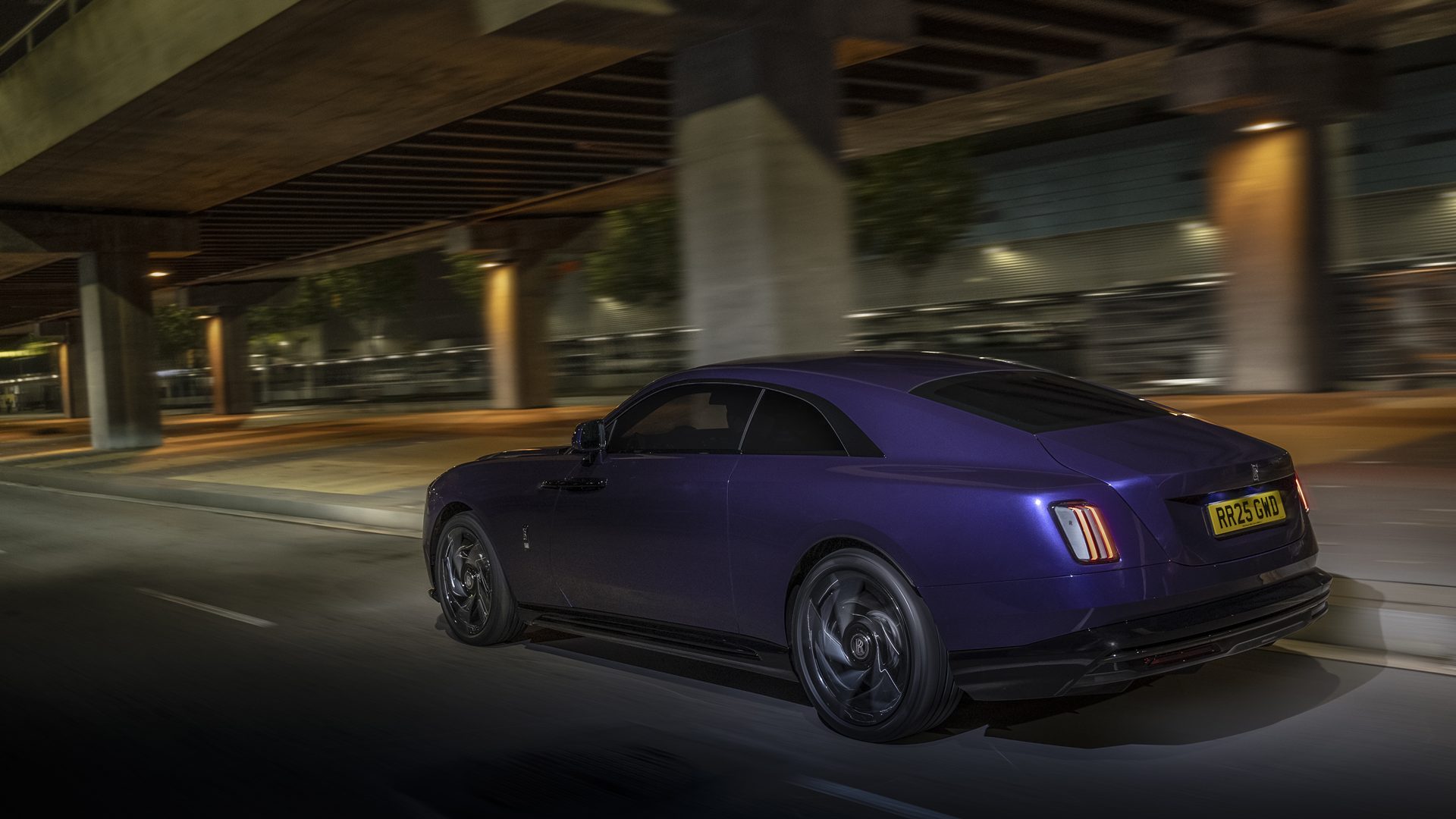 Rolls-Royce Black Badge Spectre โรลส์-รอยซ์ ปี 2025 : ภาพที่ 5