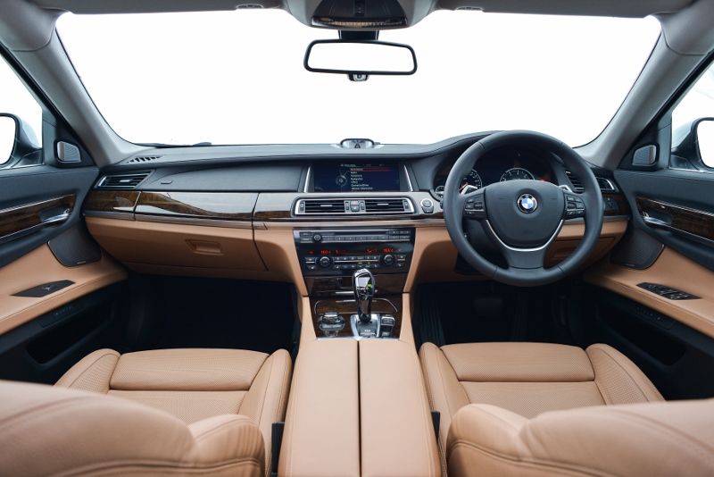 BMW Series 7 730Li บีเอ็มดับเบิลยู ซีรีส์7 ปี 2014 : ภาพที่ 17