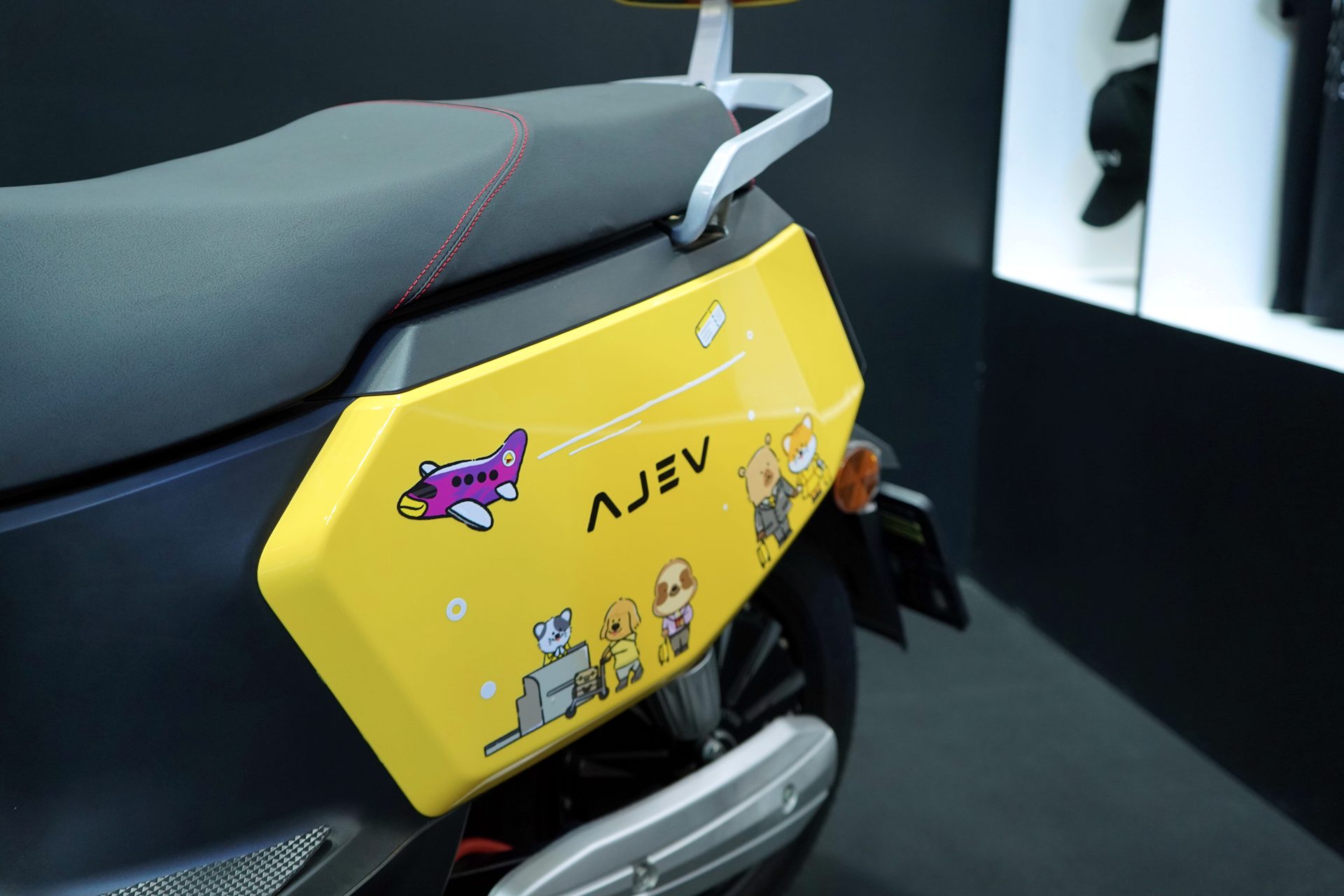 AJ EV BIKE C-Lion Nokair x Monsty Planet เอเจ อีวี ไบค์ ปี 2024 : ภาพที่ 2