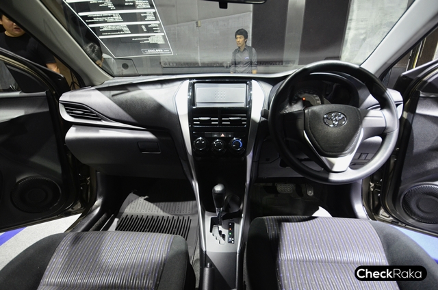 Toyota Yaris ATIV 1.2 J ECO โตโยต้า ยาริส ปี 2017 : ภาพที่ 13