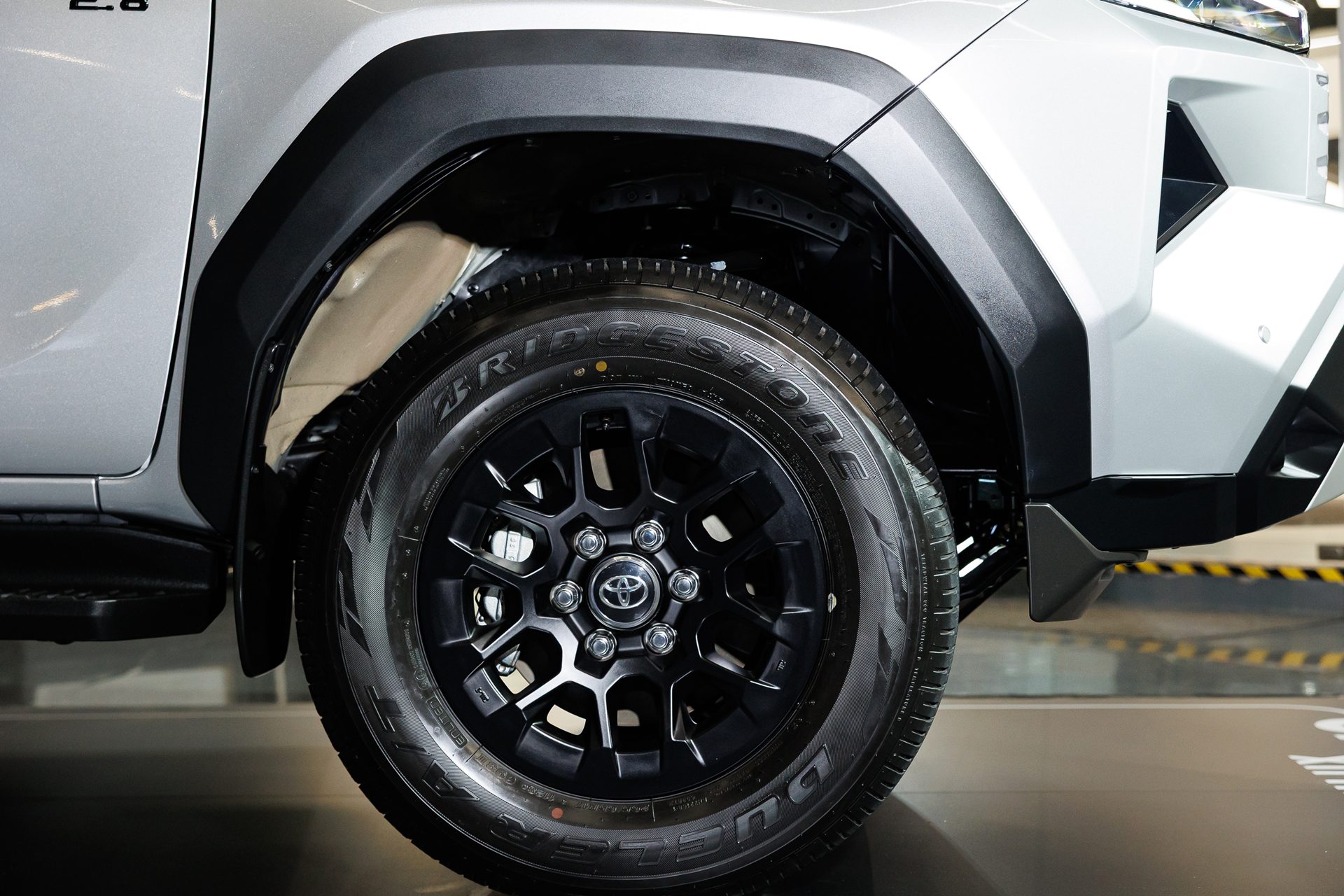 Toyota Hilux Travo Smart Cab 4TREX 2.8 Premium MT โตโยต้า ไฮลักซ์ ทราโว ปี 2025 : ภาพที่ 5