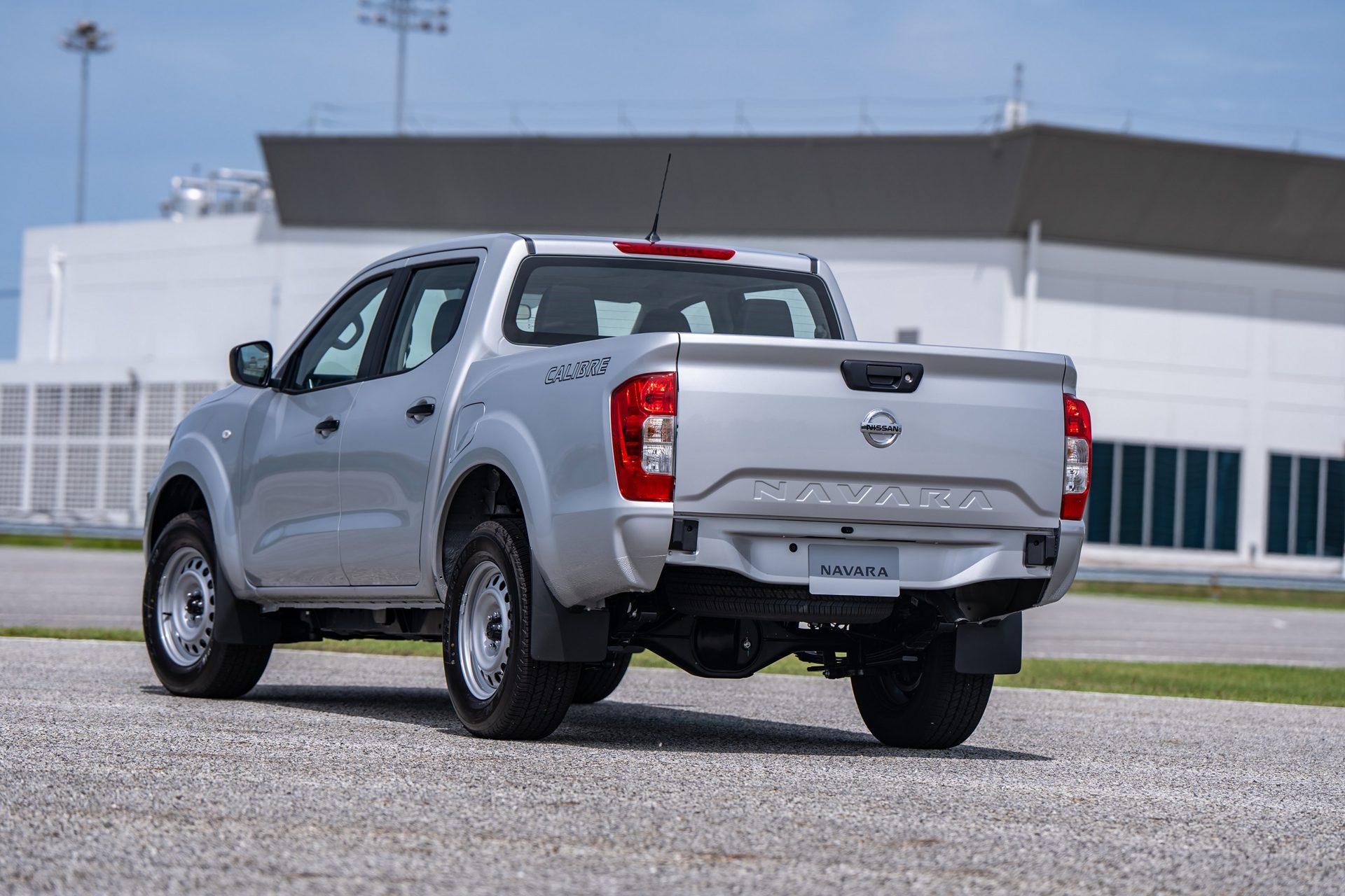 Nissan Navara Double Cab CALIBRE SL 7AT นิสสัน นาวาร่า ปี 2025 : ภาพที่ 6