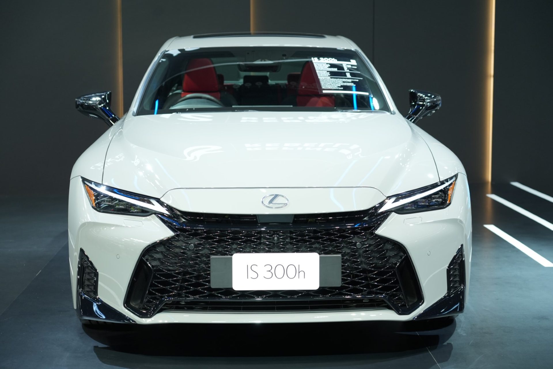 Lexus IS 300h F Sport เลกซัส ไอเอส ปี 2026 : ภาพที่ 2