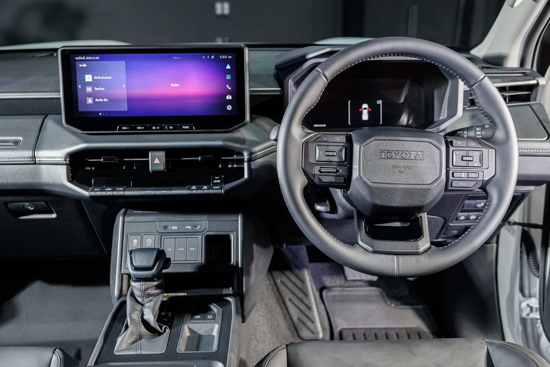 Toyota Hilux Travo Double Cab Prerunner 2.8 Overland AT โตโยต้า ไฮลักซ์ ทราโว ปี 2025 : ภาพที่ 4