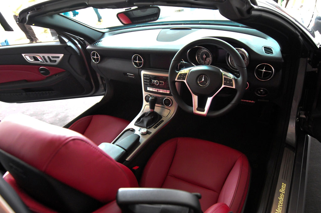 Mercedes-benz SLK-Class SLK200 BlueEFFICIENCY Sports AMG Roadster เมอร์เซเดส-เบนซ์ เอสแอลเค-คลาส ปี 2011 : ภาพที่ 7