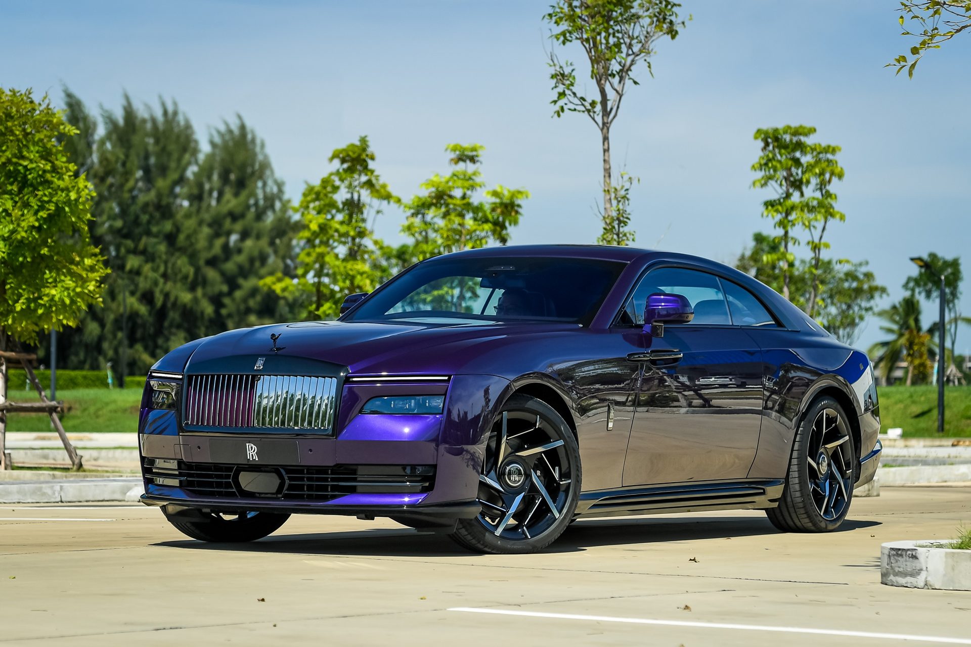Rolls-Royce Black Badge Spectre โรลส์-รอยซ์ ปี 2025 : ภาพที่ 1