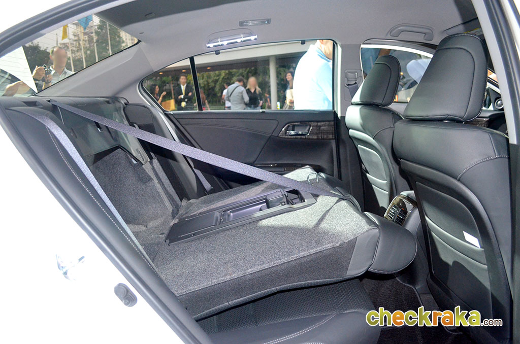 Honda Accord 2.0 EL NAVI ฮอนด้า แอคคอร์ด ปี 2013 : ภาพที่ 17