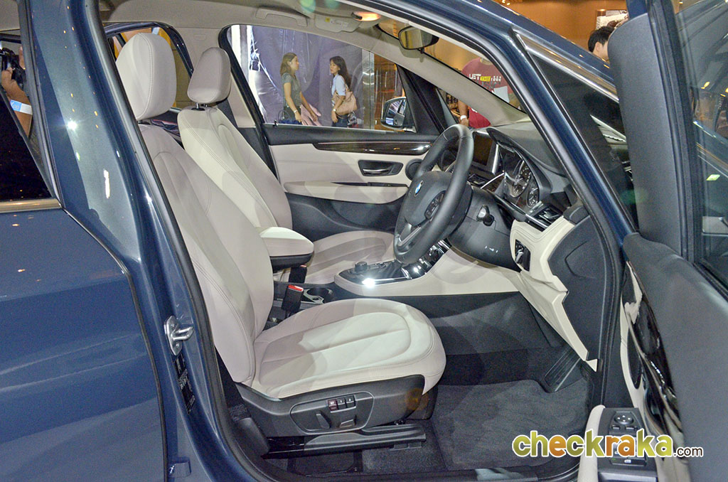BMW Series 2 218i Gran Tourer Luxury บีเอ็มดับเบิลยู ซีรีส์ 2 ปี 2015 : ภาพที่ 12